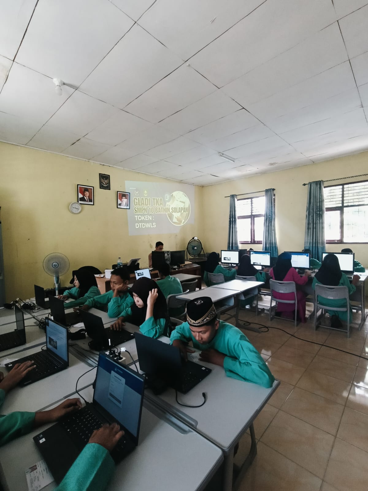 Gedung Sekolah